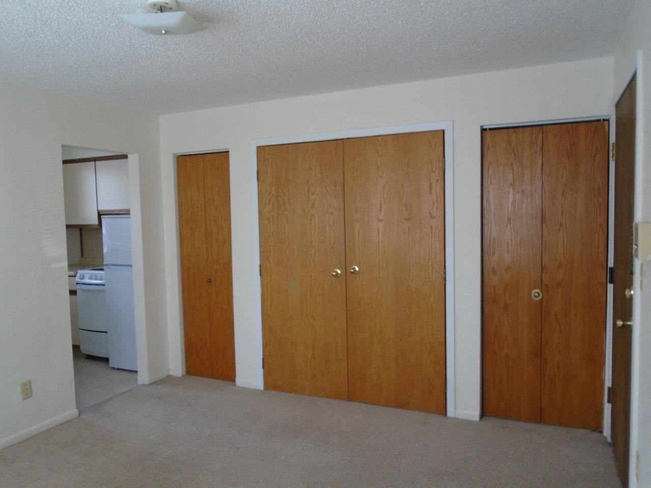 Charles Apartments Image 4